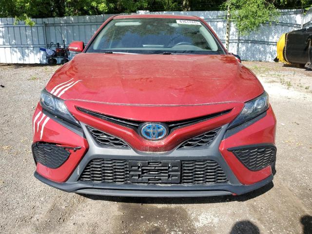 4T1B21HK5MU015215 - 2021 TOYOTA CAMRY XLE 红色 照片 5