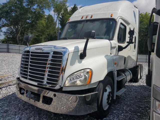 1FUJGLD67FLGL4831 - 2015 FREIGHTLINER CASCADIA 1 WHITE photo 2