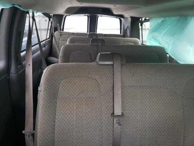 1GAZGPFGXJ1280661 - 2018 CHEVROLET EXPRESS G3 LT WHITE photo 10