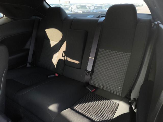 2C3CDZBT5PH662390 - 2023 DODGE CHALLENGER R/T იასამნისფერი ფოტო 11