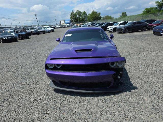 2C3CDZBT5PH662390 - 2023 DODGE CHALLENGER R/T იასამნისფერი ფოტო 5