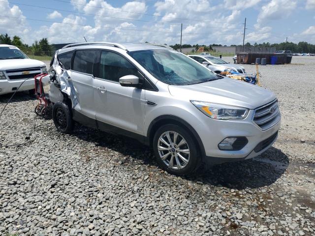 1FMCU0J9XJUA58637 - 2018 FORD ESCAPE TITANIUM Argent photo 4