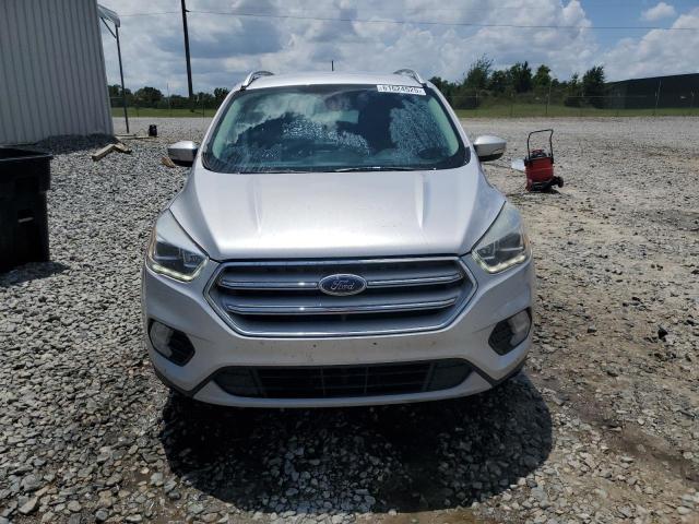 1FMCU0J9XJUA58637 - 2018 FORD ESCAPE TITANIUM Argent photo 5