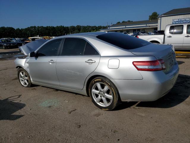 4T4BF3EKXBR216065 - 2011 TOYOTA CAMRY BASE Сріблястий фото 2