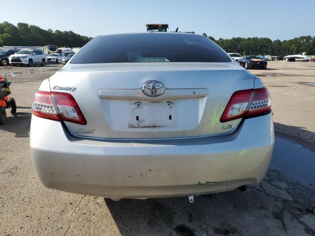 4T4BF3EKXBR216065 - 2011 TOYOTA CAMRY BASE Сріблястий фото 6