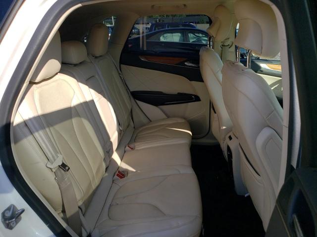 5LMCJ2A90FUJ04145 - 2015 LINCOLN MKC WHITE photo 11