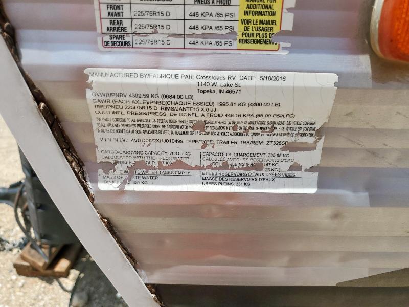 4V0TC322XHJ010499 - 2017 CROS BOUNDARY WATERS SERI SILVER photo 10