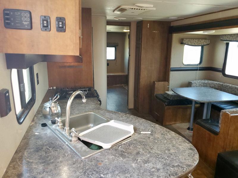 4V0TC322XHJ010499 - 2017 CROS BOUNDARY WATERS SERI SILVER photo 6