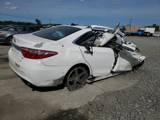 4T4BF1FK2FR452301 - 2015 TOYOTA CAMRY LE WHITE photo 3