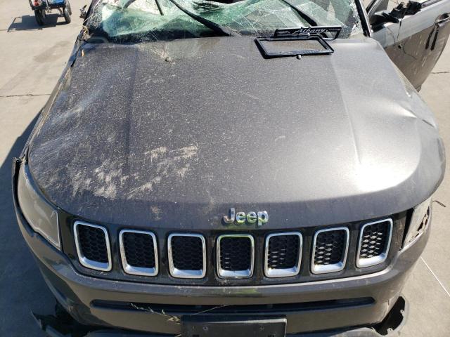 3C4NJDBBXHT656570 - 2017 JEEP COMPASS LATITUDE ნაცრისფერი ფოტო 11