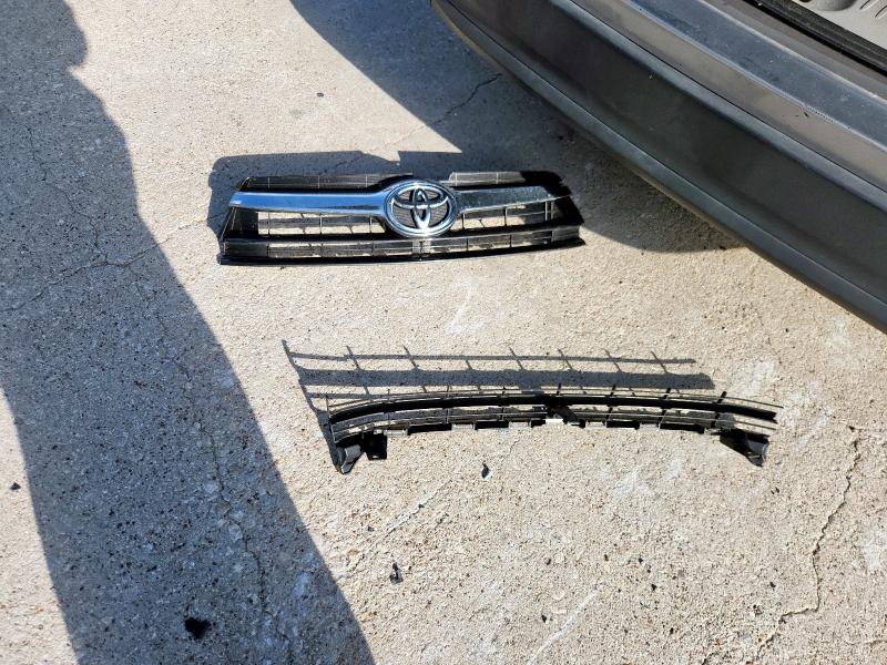 5TDKKRFH5GS502112 - 2016 TOYOTA HIGHLANDER XLE SILVER photo 13