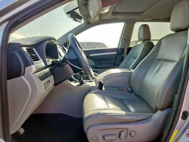 5TDKKRFH5GS502112 - 2016 TOYOTA HIGHLANDER XLE SILVER photo 7