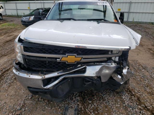 1GB3CZCG0DF241338 - 2013 CHEVROLET SILVERADO C3500 WHITE photo 11