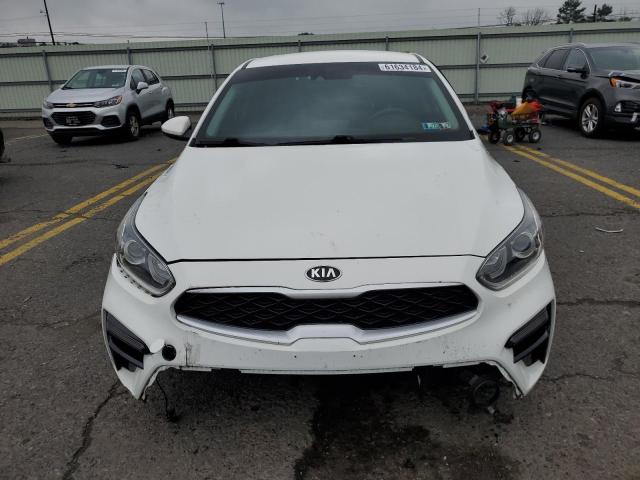 3KPF24AD7ME341213 - 2021 KIA FORTE FE WHITE photo 5