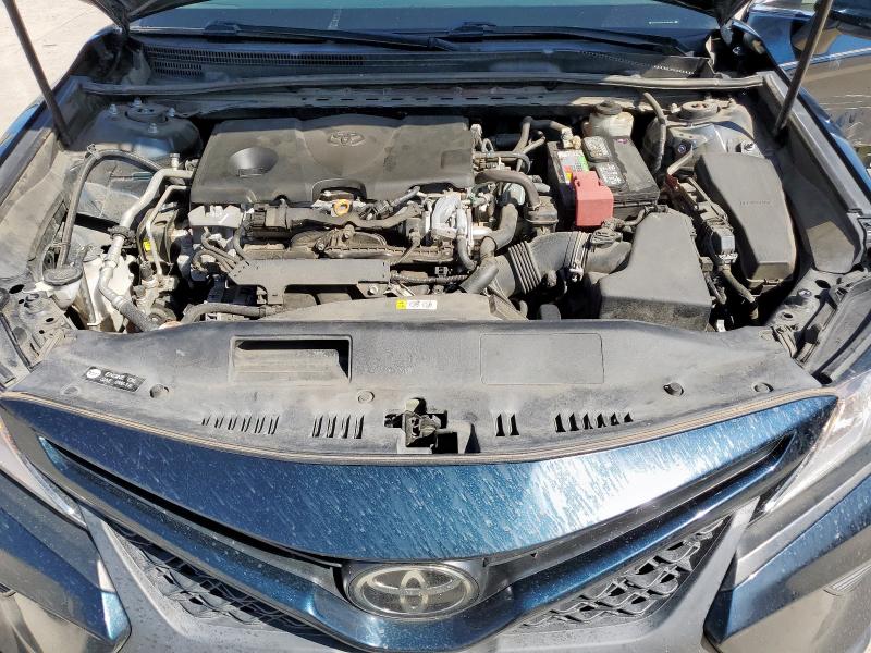 4T1B11HK6JU550696 - 2018 TOYOTA CAMRY L BLUE photo 11