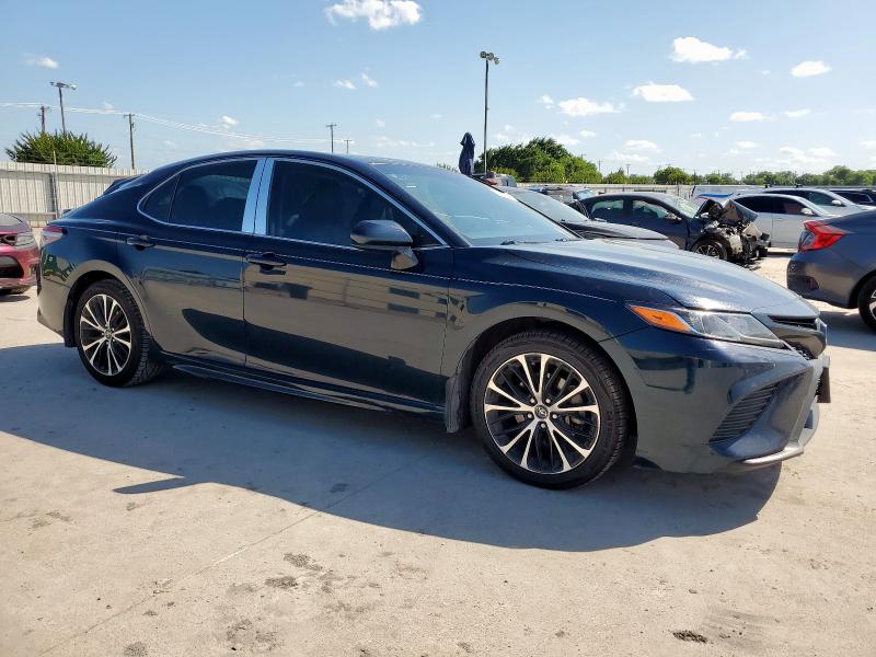 4T1B11HK6JU550696 - 2018 TOYOTA CAMRY L BLUE photo 4