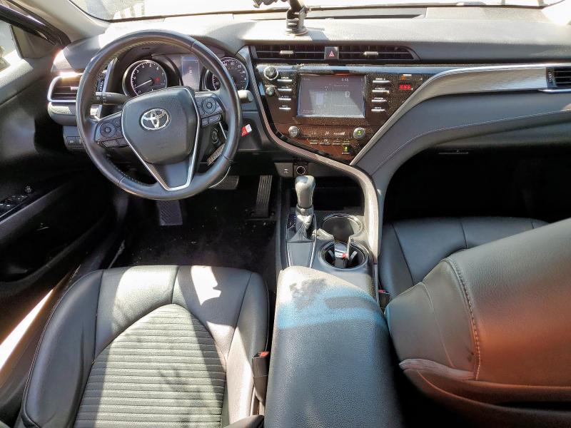 4T1B11HK6JU550696 - 2018 TOYOTA CAMRY L BLUE photo 8