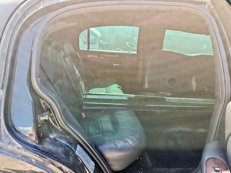 1L1FM81W02Y635348 - 2002 LINCOLN TOWN CAR EXECUTIVE Սև լուսանկար 10