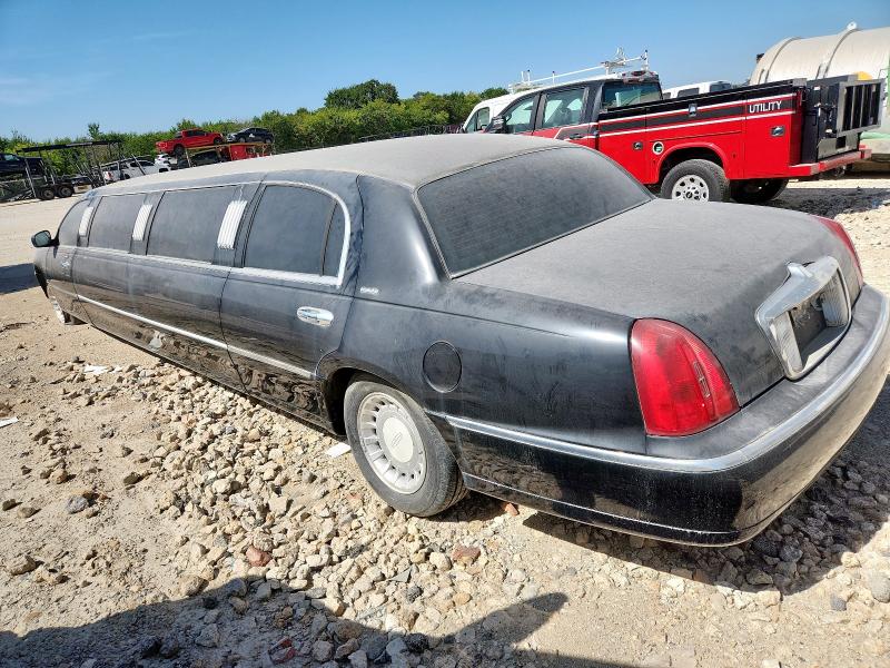 1L1FM81W02Y635348 - 2002 LINCOLN TOWN CAR EXECUTIVE Սև լուսանկար 2