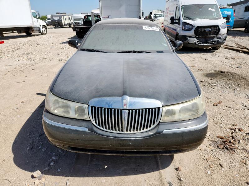 1L1FM81W02Y635348 - 2002 LINCOLN TOWN CAR EXECUTIVE Սև լուսանկար 5