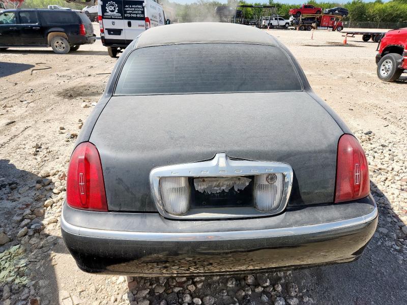 1L1FM81W02Y635348 - 2002 LINCOLN TOWN CAR EXECUTIVE Սև լուսանկար 6
