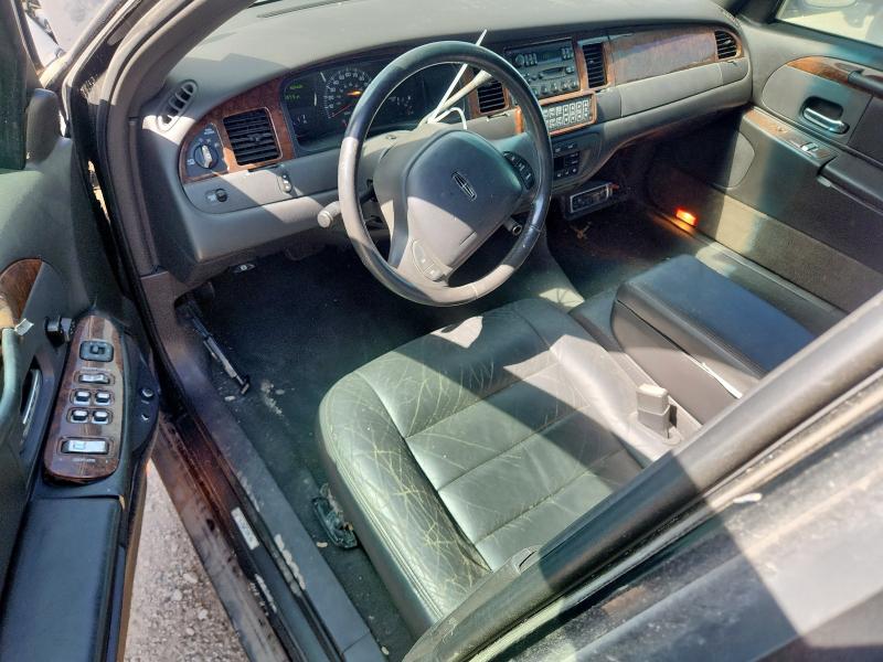 1L1FM81W02Y635348 - 2002 LINCOLN TOWN CAR EXECUTIVE Սև լուսանկար 8
