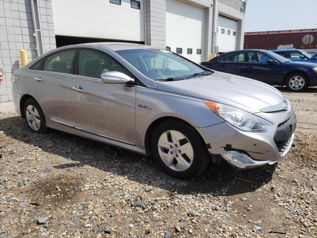 KMHEC4A47BA004688 - 2011 HYUNDAI SONATA HYBRID SILVER photo 4