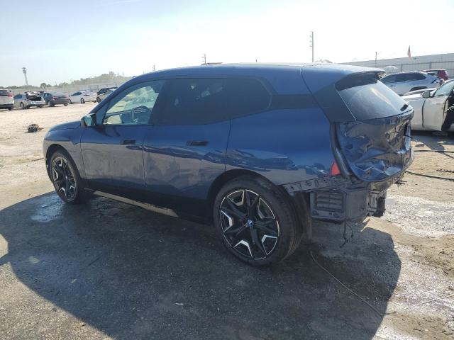 WB523CF07PCM80437 - 2023 BMW IX XDRIVE50 BLUE photo 2
