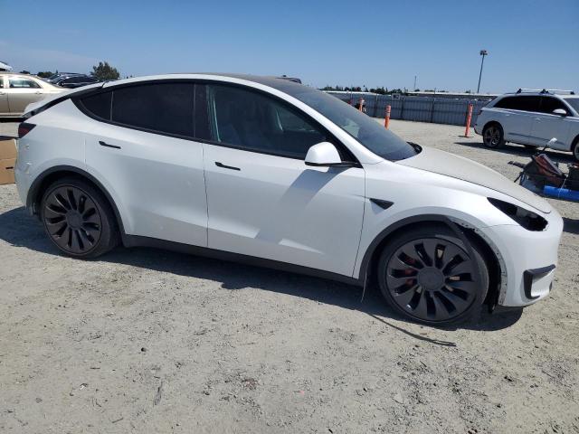 5YJYGDEF9MF277739 - 2021 TESLA MODEL Y WHITE photo 4