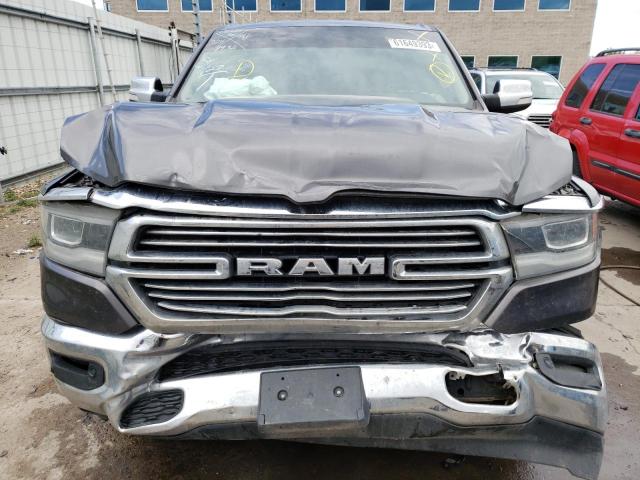 1C6SRFJT0LN287932 - 2020 RAM 1500 LARAMIE GRAY photo 5