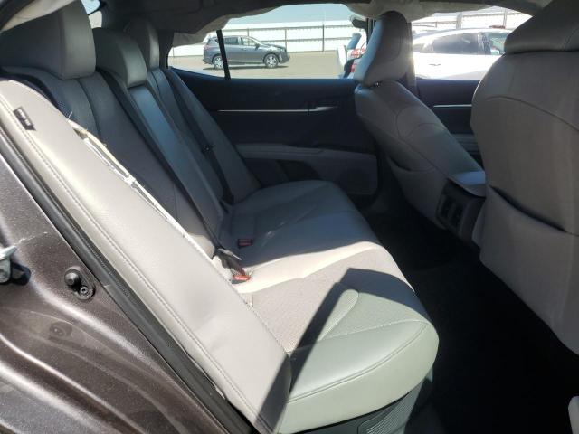 4T1F31AK1RU627508 - 2024 TOYOTA CAMRY XLE ნაცრისფერი ფოტო 10