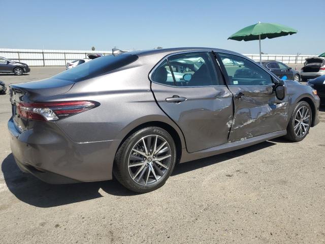 4T1F31AK1RU627508 - 2024 TOYOTA CAMRY XLE ნაცრისფერი ფოტო 3