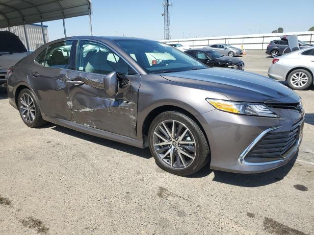 4T1F31AK1RU627508 - 2024 TOYOTA CAMRY XLE ნაცრისფერი ფოტო 4