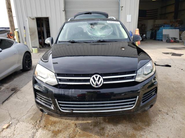 WVGFF9BP5CD005338 - 2012 VOLKSWAGEN TOUAREG V6 BLACK photo 5