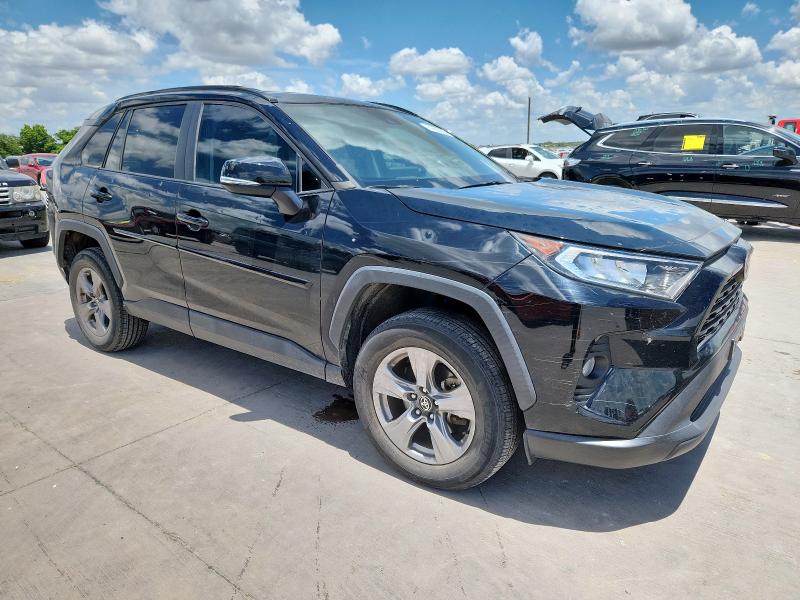 2T3W1RFV4MC133989 - 2021 TOYOTA RAV4 XLE BLACK photo 4