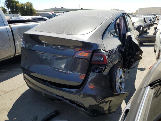 7SAYGDEE5RF050128 - 2024 TESLA MODEL Y GRAY photo 3