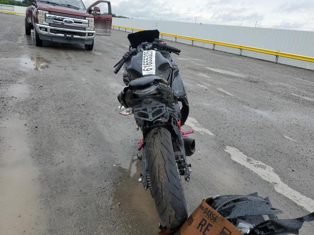 JKAEXEJ18KDA03677 - 2019 KAWASAKI EX650 J შავი ფოტო 4