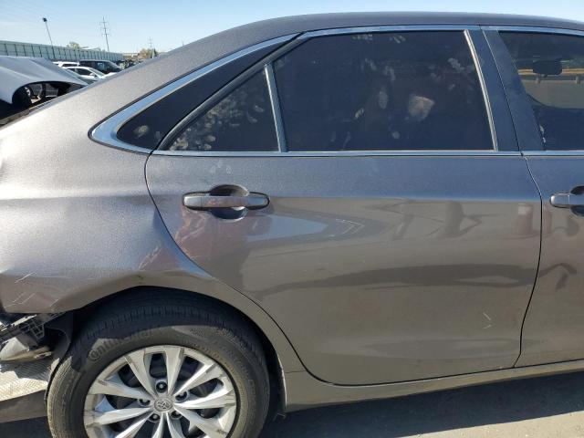 4T1BF1FK8GU545190 - 2016 TOYOTA CAMRY LE GRAY photo 10