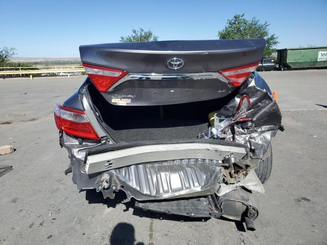 4T1BF1FK8GU545190 - 2016 TOYOTA CAMRY LE GRAY photo 6