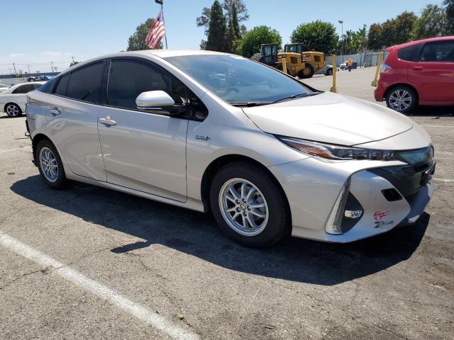 JTDKARFP2H3026401 - 2017 TOYOTA PRIUS PRIM 银色 照片 4