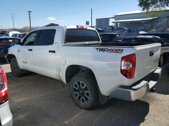 5TFDW5F12GX544109 - 2016 TOYOTA TUNDRA CREWMAX SR5 WHITE photo 2