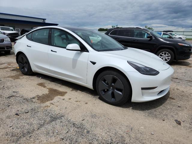 5YJ3E1EB0MF903304 - 2021 TESLA MODEL 3 Білий фото 4
