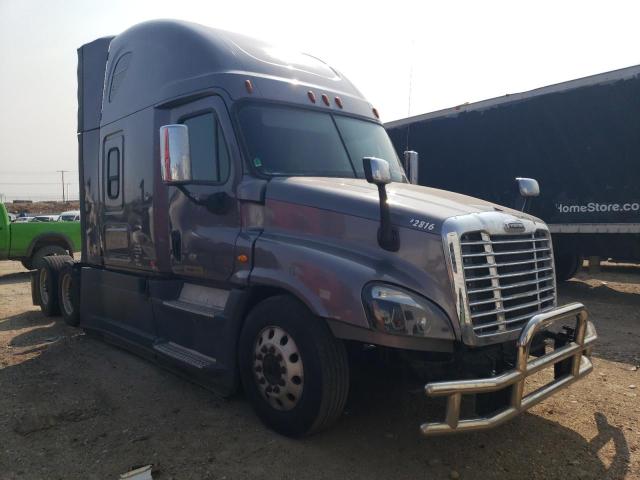 2016 FREIGHTLINER CASCADIA 1, null