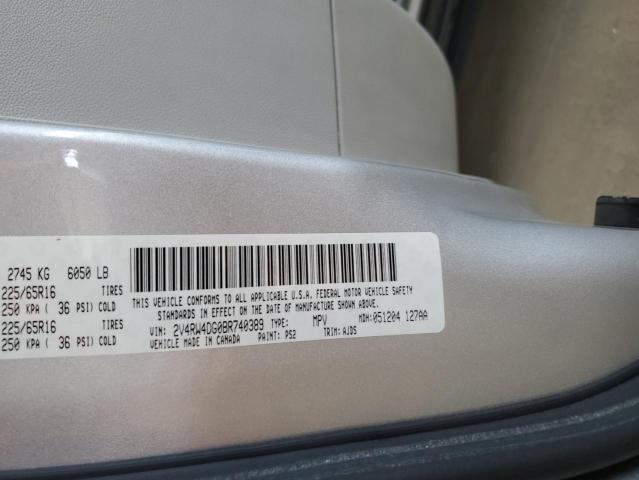 2V4RW4DG0BR740389 - 2011 VOLKSWAGEN ROUTAN S SILVER photo 12