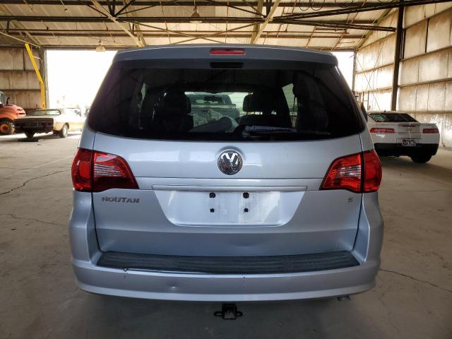 2V4RW4DG0BR740389 - 2011 VOLKSWAGEN ROUTAN S SILVER photo 6