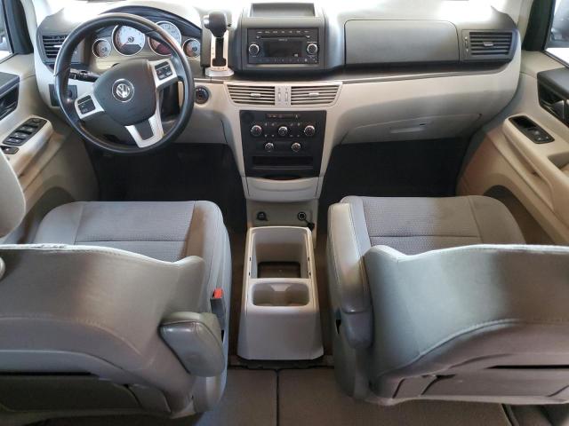 2V4RW4DG0BR740389 - 2011 VOLKSWAGEN ROUTAN S SILVER photo 8
