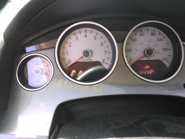 2V4RW4DG0BR740389 - 2011 VOLKSWAGEN ROUTAN S SILVER photo 9