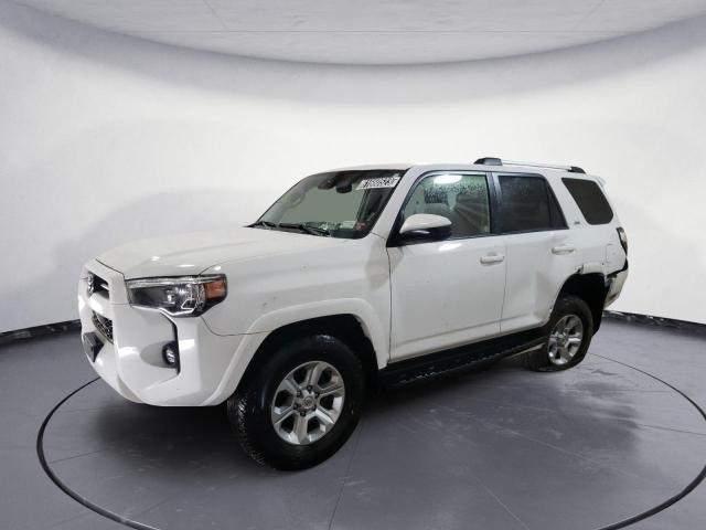 JTEMU5JRXP6120620 - 2023 TOYOTA 4RUNNER SE WHITE photo 1