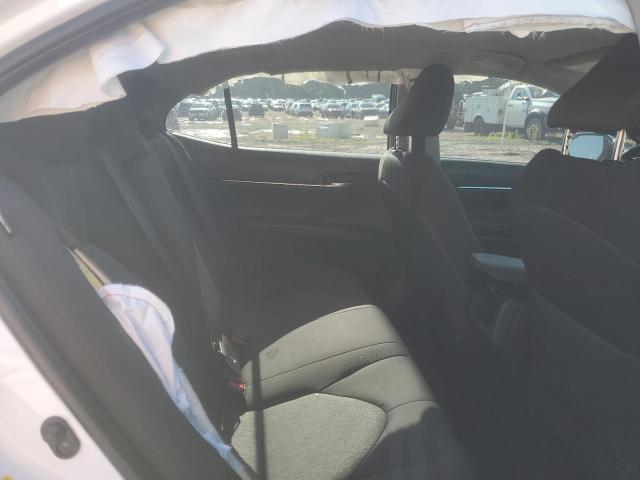 4T1B11HK3JU549201 - 2018 TOYOTA CAMRY L WHITE photo 10