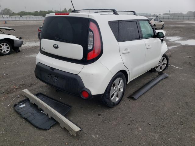 KNDJN2A27F7146154 - 2015 KIA SOUL WHITE photo 4